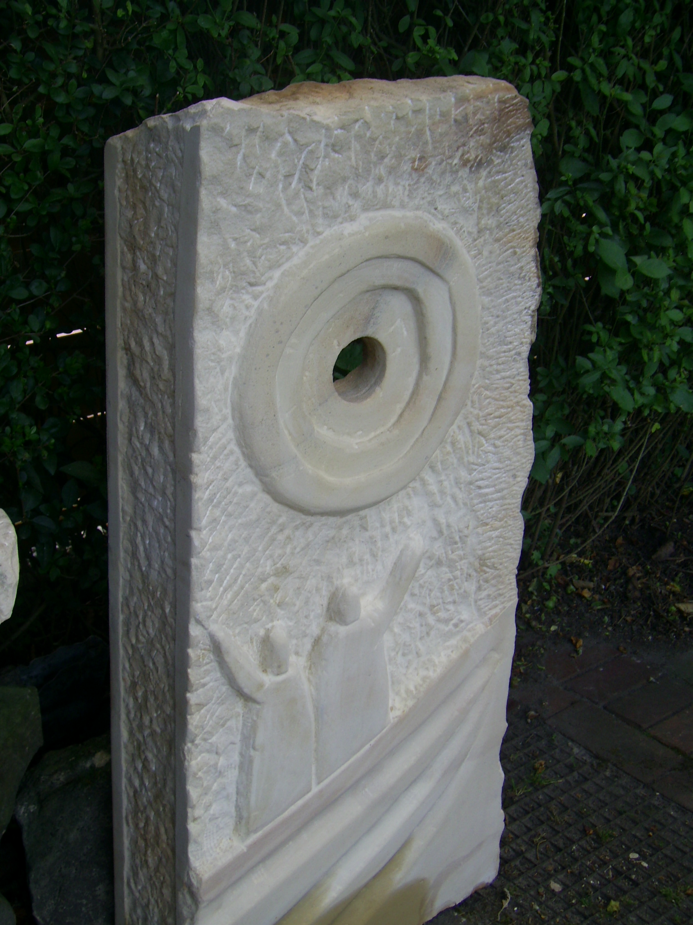 Sandsteinskulptur Schöpfung